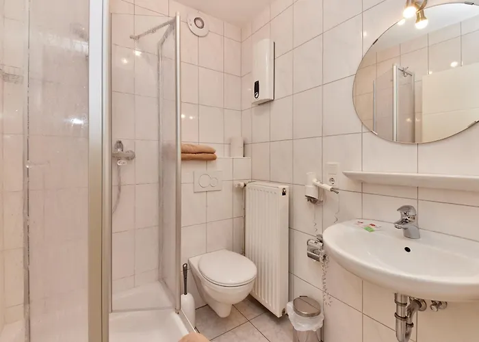 Cafe Rosi דירה *